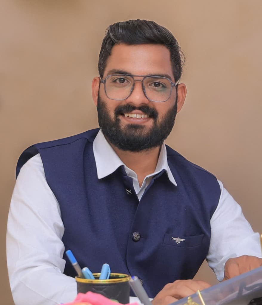 Dr. Vaibhav Thakare - Vice President of Sahajivan Social Club